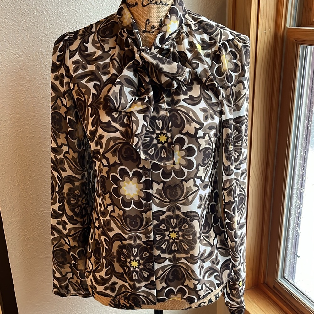 Ann Taylor brown, yellow and white tie blouse. Size 0.
